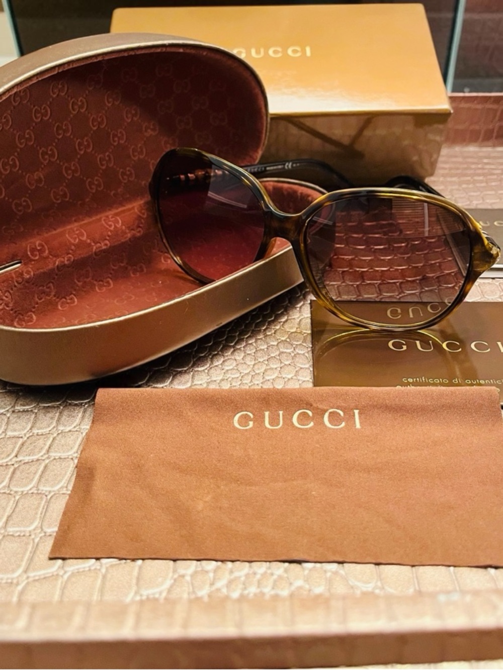 Gucci Havana Bamboo Tortoiseshell Gradient Brown/Green Women’s Sunglasses (EUC) - Picture 3 of 16